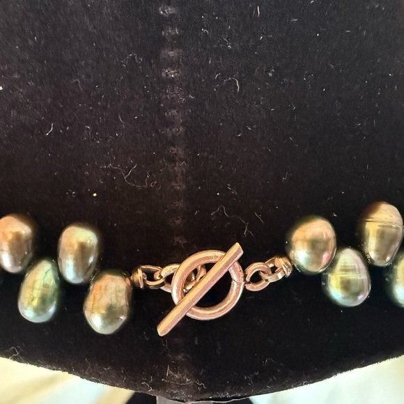 Vintage genuine pearl Peacock Green necklace 16 inch - Picture 3 of 12